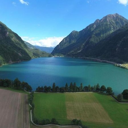 Bungalow Miralago In Camping Cavresc, Via Dal Cavresc 1, 7746 Le Prese-Poschiavo Exterior photo