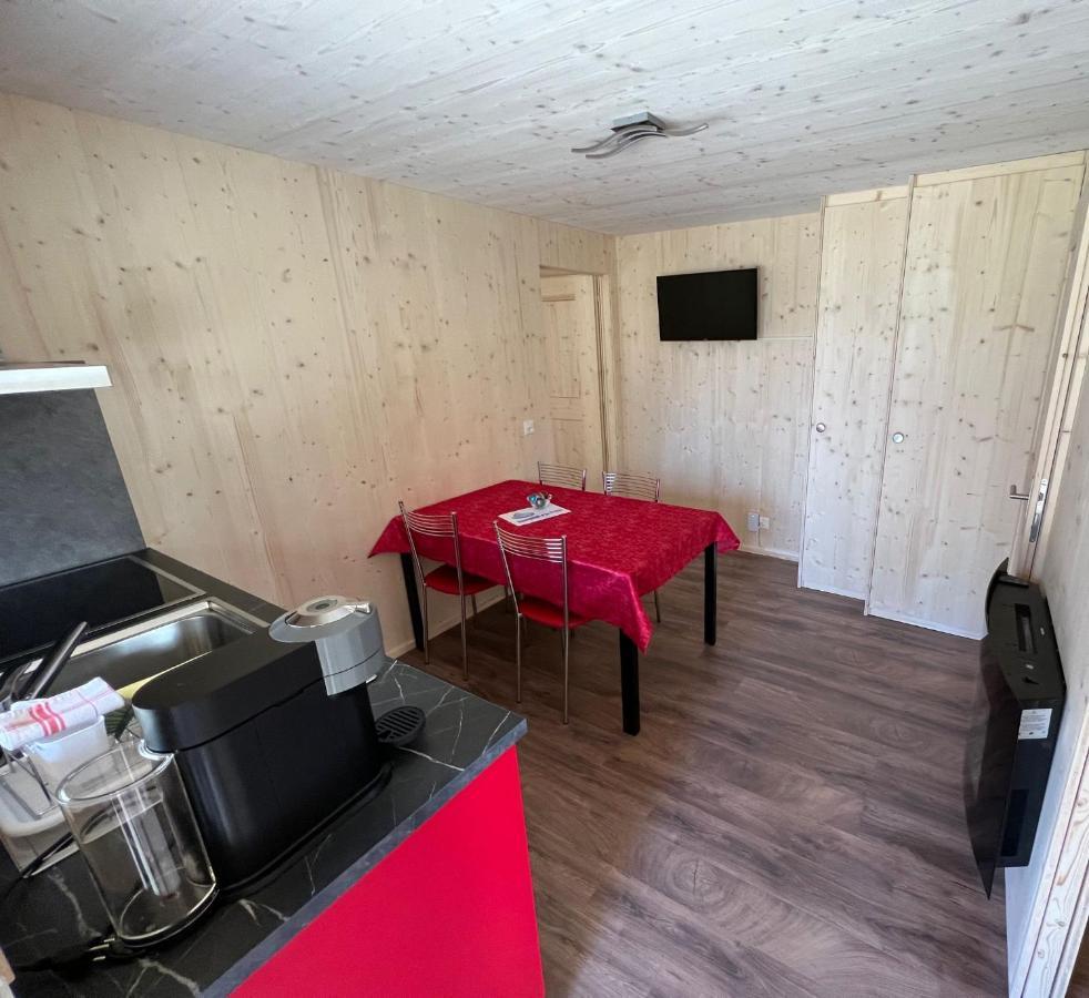 Bungalow Miralago In Camping Cavresc, Via Dal Cavresc 1, 7746 Le Prese-Poschiavo Exterior photo